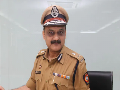 Did you get the Police Commissioner's gift card? Messages sent from fake WhatsApp profiles | पोलीस आयुक्तांचे 'ते' गिफ्ट कार्ड तुम्हालाही आले का? बनावट व्हाट्सअॅप प्रोफाइलवरुन पाठवले संदेश...