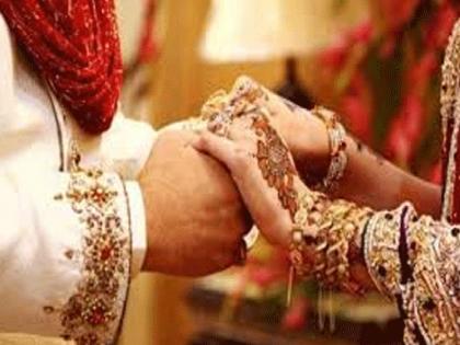 A young man cheated for 10 lakhs by asking him to get his daughter married in Sangli | Sangli Crime: मुलीचे लग्न तुझ्याशी लावून देतो असे सांगितले, अन् तरुणाला दहा लाखांना फसवले