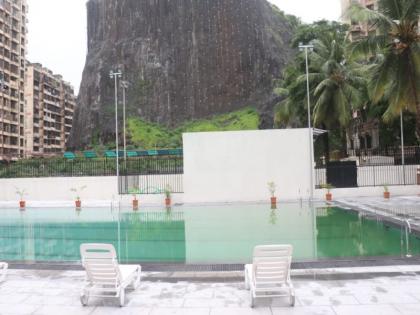 3 more swimming pools for Mumbaikars within a month | महिन्याभरात मुंबईकरांसाठी आणखी ३ जलतरण तलाव; गिल्बर्ट हिल येथील तलावाची नोंदणी सुरू