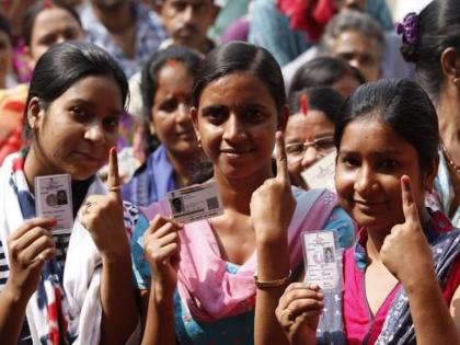 Before going to the voting, do one important thing, Adhaar voting card link; Appeal of Election Commission to voters | मतदानाला जाण्यापूर्वी एक महत्वाचे काम करा...; निवडणूक आयोगाचे मतदारांना आवाहन