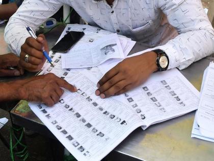 Election Commission : A thorough revision of voter lists across the country from next month | पुढील महिन्यापासून संपूर्ण देशात मतदार याद्यांचे सखोल पुनरीक्षण Election Commission : A thorough revision of voter lists across the country from next month | पुढील महिन्यापासून संपूर्ण देशात मतदार याद्यांचे सखोल पुनरीक्षण