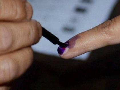 2000 liters of ink required for voters; Each polling station will have two bottles of 10 ml each | मतदारांसाठी लागणार 2000 लिटर शाई; प्रत्येक मतदान केंद्रावर असतील १० मिलीच्या दोन बाटल्या