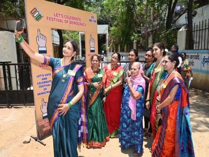 Afternoon time and polling in Pune cools down! In Shirur, however, polling was 16 percent in two hours | दुपारची वेळ अन् पुण्यात मतदान थंडावले! शिरूरमध्ये मात्र दोन तासांत १६ टक्के मतदान