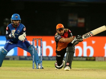 Sunrisers Hyderabad given 161 runs target to Delhi Capitals | IPL 2019 : हैदराबादचे दिल्लीपुढे 163 धावांचे आव्हान