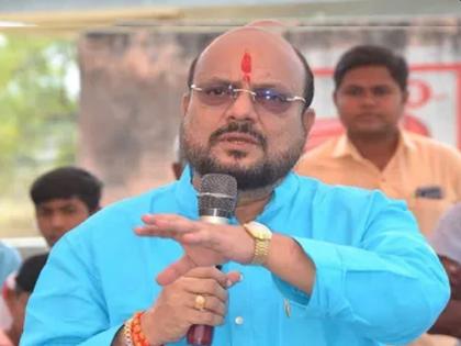 "I kicked Owaisi's dogs in the assembly"; Minister Gulabrao Patal's tongue slipped | "ओवैसीच्या कुत्र्यांना मी विधानसभेत ठणकावलं होतं"; मंत्री गुलाबराव पाटलांची जीभ घसरली