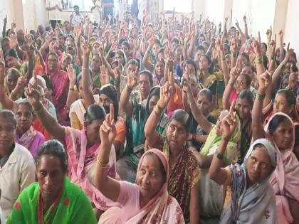 Women strongly oppose the new liquor shop in Vathar Satara District | सातारा: वाठारमधील नव्या दारू दुकानास महिलांचा कडाडून विरोध, ग्रामसभेत महिलांचा उठाव