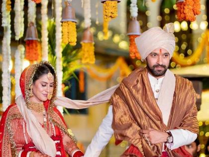 Vikrant massey gets married to sheetal thakur in intimate ceremony | 'मिर्झापूर' फेम Vikrant Masseyने शीतल ठाकूरसोबत बांधली लग्नगाठ, लग्नाचे खास फोटो व्हायरल