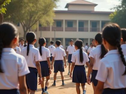 Explosive Device Found Near School in Palakkad, Injuries Reported | शाळेच्या गेटजवळ स्फोटके आढळली; १० वर्षाच्या विद्यार्थ्याने उचलून फेकलं आणि... Explosive Device Found Near School in Palakkad, Injuries Reported | शाळेच्या गेटजवळ स्फोटके आढळली; १० वर्षाच्या विद्यार्थ्याने उचलून फेकलं आणि...
