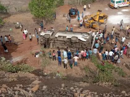 bus crashed in ghonse ghat of raigad; Death of three major accident on Sunday | Bus Accident: सुसाट निघालेली बस वळणावरून थेट ६० फूट खाली कोसळली; तिघांचा मृत्यू