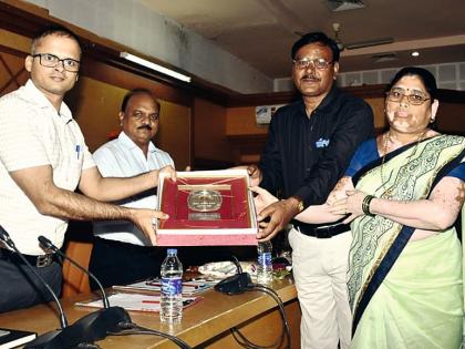 Ex-servicemen, Veermata felicitation | माजी सैनिक, वीरमातांचा सत्कार