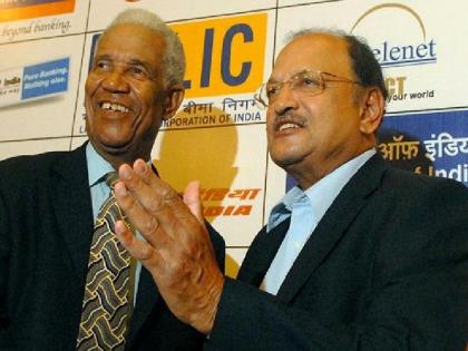 Sportsman Spirit, who was accompanied by Wadekar along with Sobers | वाडेकर यांच्याबरोबर सोबर्स यांनी निभावले होते असे स्पोर्ट्समन स्पिरिट