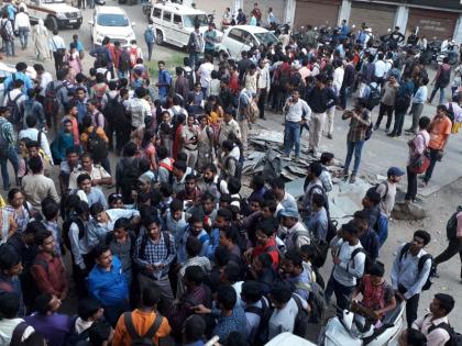 Server down, cancellation of examination: Confusion at Nagpur's Wadi examination center | सर्व्हर डाऊन, परीक्षा रद्द : नागपूरनजीक वाडीत परीक्षा केंद्रावर गोंधळ