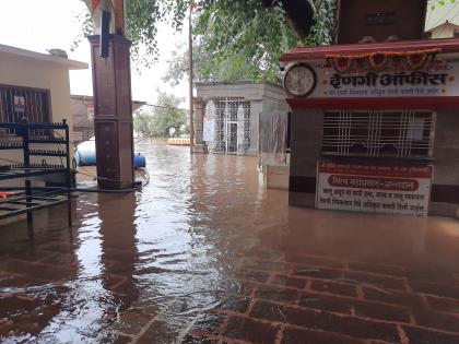 Water level of Krishna-Panchganga river at Shri Kshetra Nrusinhwadi increased by three feet | श्री क्षेत्र नृसिंहवाडी येथील कृष्णा-पंचगंगा नदीच्या पाणी पातळीत तीन फुटाने वाढ