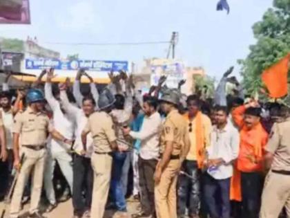 Tension continues over Maratha OBC reservation Protesters of both communities are on the streets in Vadigodri | मराठा, ओबीसी आरक्षणावरून तणाव कायम; वडीगोद्रीत दोन्ही समाजांचे आंदोलक रस्त्यावर