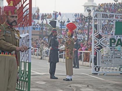 Pakistan stopped 190 Hindus from Sindh from coming to India, many Hindu families reached Wagah borde | 190 हिंदूंना पाकने भारतात येण्यापासून रोखले; जाणून घ्या संपूर्ण प्रकरण