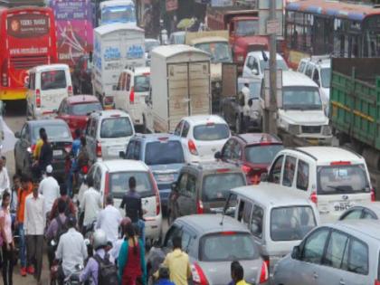 Vacation due to traffic jam : Wagholi incidents | वाहतूक कोंडीमुळे शाळेला सुट्टी : वाघोलीतील घटना 