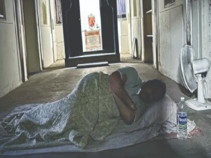 Congress state president simplicity Harshvardhan Sapkal stayed at Pragya Pathshala in Wai and slept on the floor | Satara: काँग्रेस प्रदेशाध्यक्षांचा साधेपणा; वाईतील प्रज्ञा पाठशाळेत मुक्काम करत जमीनवर झोपले; विरोधक म्हणतात.. Congress state president simplicity Harshvardhan Sapkal stayed at Pragya Pathshala in Wai and slept on the floor | Satara: काँग्रेस प्रदेशाध्यक्षांचा साधेपणा; वाईतील प्रज्ञा पाठशाळेत मुक्काम करत जमीनवर झोपले; विरोधक म्हणतात..