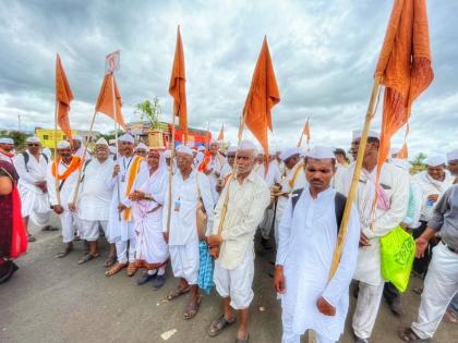Insurance benefits, medical facilities along with toll waiver; State government takes decision for Warkari | विम्याचा लाभ, वैद्यकीय सुविधेसह टोलमाफी; वारकऱ्यांसाठी राज्य सरकारने घेतले निर्णय Insurance benefits, medical facilities along with toll waiver; State government takes decision for Warkari | विम्याचा लाभ, वैद्यकीय सुविधेसह टोलमाफी; वारकऱ्यांसाठी राज्य सरकारने घेतले निर्णय