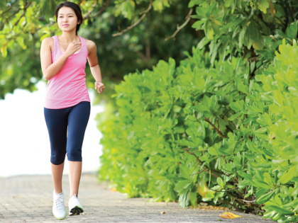 walk for two 2 to five 5 minutes after lunch is extremely beneficial | जेवणानंतर फक्त २ मिनिटं करा शतपावली; लठ्ठपणा, मधुमेह अन् गंभीर विकारांना कायमचा रामराम