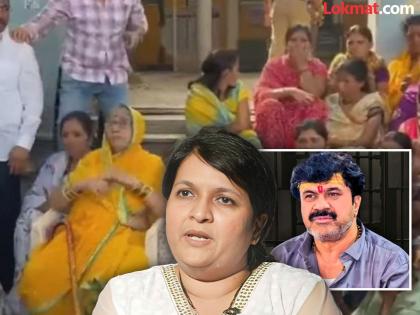 Anjali Damania social media post after walmik karad mother agitation in parli police station | आई तुम्ही भोळ्या आहात, तुमचा मुलगा...; परळीतील आंदोलनानंतर अंजली दमानियांकडून प्रश्नांची सरबत्ती