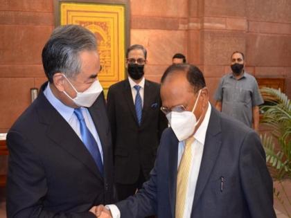 nsa ajit doval tells chinese foreign minister wang yi for complete disengagement in lac | "सीमेवरून सैन्य हटवा, तरच पुढे चर्चा होईल", अजित डोवालांनी चीनच्या परराष्ट्रमंत्र्यांना स्पष्टच सांगितलं