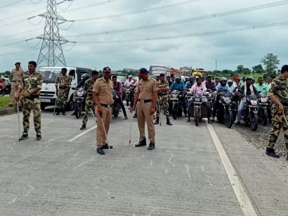 Maintain the 'space' of the medical college! Block the road of Chiravasiya: Traffic affected | वैद्यकीय महाविद्यालयाची ‘जागा’ कायम ठेवा! चिवरावासियांचा रास्ता रोको : वाहतूक प्रभावित