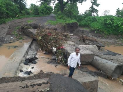 In four circles it is like cloudburst and in nine circles overflow 50.7 mm of rain in the district in 24 hours | चार मंडळांत जणू 'ढगफुटी' तर नऊ मंडळांत 'अतिवृष्टी'; २४ तासांत जिल्ह्यात ५०.७ मिमी पावसाची नाेंद 