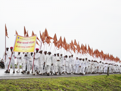 Pandharpur Wari – A Walking Pilgrimage to Pandharpur: Experience | परमेश्वराशी एकरूप होणे हेच ज्ञानी भक्ताचे साध्य 