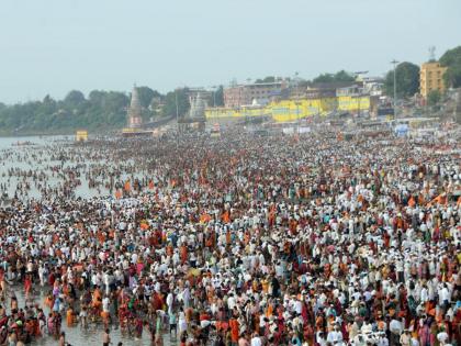 Photos: मुखदर्शन द्यावे आता... विठुरायाच्या भेटीसाठी वारकरी आतूर, पंढरी गजबजली