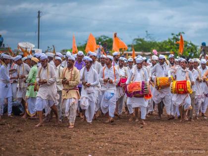 This time, Warakari is tired of missing Wari! | यंदा वारी चुकल्याने खंतावले वारकरी!