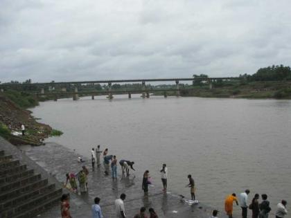 The river bank of Warna was washed away by the deluge; Crops rotted and suffered huge losses | पुराने वारणाकाठची रया गेली; पिके कुजून मोठे नुकसान झाले; शेतकऱ्यांच्या डोळ्यात पाणी