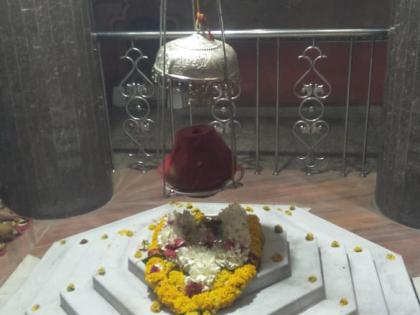 Nageshwar Maharaj piligrime in warwat bakal | वरवट बकाल नगरीत नागेश्वर महाराज भक्तांची मांदियाळी