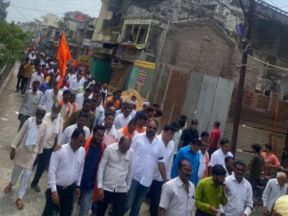 muk morcha in karjana to protest the incident in jalna | जालन्यातील घटनेच्या निषेधार्थ कारंजात मुकमोर्चा