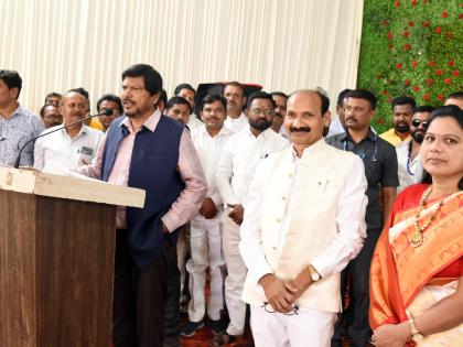 No one can change the constitution of the country - Union Minister of State Ramdas Athawale | देशाचे संविधान कोणीही बदलू शकत नाही - केंद्रीय राज्यमंत्री रामदास आठवले 