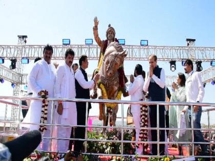 Statue of Saint Sewalal Maharaj on horseback | संत सेवालाल महाराज अश्वारुढ पुतळ्याचे अनावर