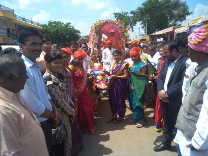 Village cleanliness rally in Washim district! | वाशिम जिल्ह्यात गावोगावी स्वच्छता रॅली !