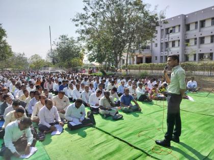 Headmaster School in Zilla Parishad | जिल्हा परिषदेत मुख्याध्यापकांची शाळा; सीईओ झाले गुरूजी!