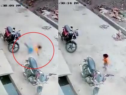 Video: Little girl falls from gallery, not even scratched, incident in washim | Video: देव तारी त्याला कोण मारी; चिमुकली गॅलरीतून खाली पडली, अंगाला खरचटलही नाही...