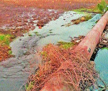 Leak to the Ujani pipeline; Solapur water supply disrupted | उजनी पाईपलाईनला गळती; सोलापूरचा पाणीपुरवठा विस्कळीत