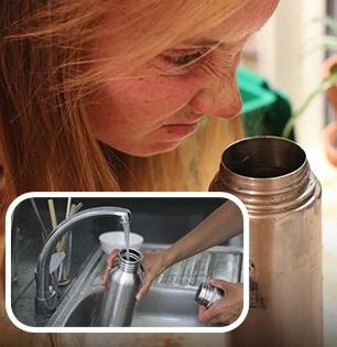 अनेकदा घासूनही पाण्याच्या बाटलीला घाण वास येतो? लगेच करा हे सोपे उपाय, नवीन बाटलीचा खर्च वाचेल