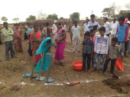 Inauguration of Water Cup Competition by the villagers at Mohari | मोहरी येथे  ग्रामस्थांच्या हस्ते वाटर कप स्पर्धेचे उद्घाटन