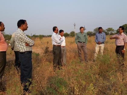 Water Cup Competition: Inspection by Project Director of Shramdaan Kamai in eight villages of Karanja taluka | वॉटर कप स्पर्धा :  कारंजा तालुक्यातील आठ गावातील श्रमदान कामाची प्रकल्प संचालकांकडून पाहणी