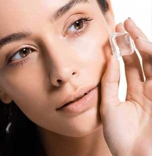 चेहर्‍यासाठी महागड्या क्रिम्स नको - फक्त पाणी करते कमाल, विश्वास बसत नाही? जाणून घ्या पाणी वापरण्याची योग्य पद्धत