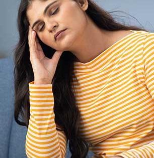 कमी पाणी पिऊन आजारी पडणार, शरीर सांगते सतत-दिसतात लक्षणं! पाहा हिवाळ्यात काय करणं आवश्यक