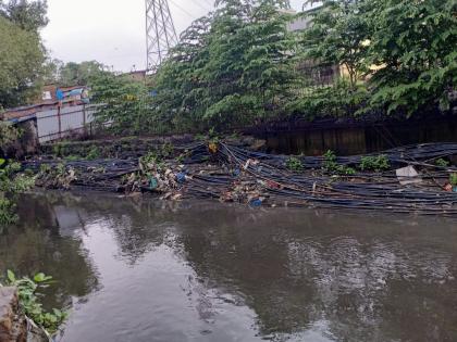 Thane: Health of Ulhasnagar residents in danger, water channels through sewage drains  | Thane: उल्हासनगरवासीयांचे आरोग्य धोक्यात, जलवाहिन्या सांडपाण्याच्या नाल्यातून 