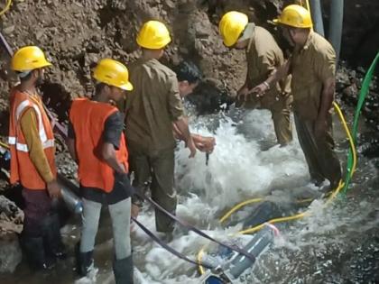 गळती, चोरी, सदोष मीटरमुळे ३२ टक्के महसूल 'पाण्यात'; मुंबईत ६०० दशलक्ष लिटर पाणी वाया - Marathi News | 32 percent of revenue 'lost' due to leakage, theft, faulty meters; 600 million liters of water wasted in Mumbai | Latest maharashtra News at Lokmat.com गळती, चोरी, सदोष मीटरमुळे ३२ टक्के महसूल 'पाण्यात'; मुंबईत ६०० दशलक्ष लिटर पाणी वाया - Marathi News | 32 percent of revenue 'lost' due to leakage, theft, faulty meters; 600 million liters of water wasted in Mumbai | Latest maharashtra News at Lokmat.com