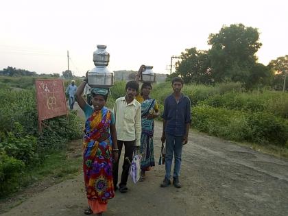 water scarcity in villages of washim district | साळंबीवासियांची पाण्यासाठी पायपीट