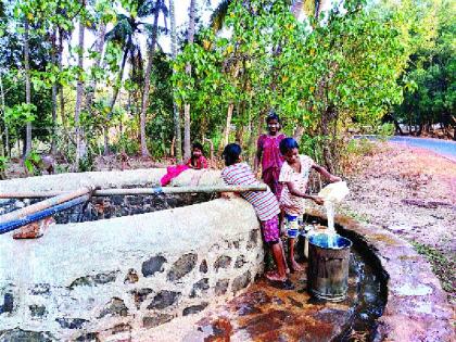 The scarcity-hit villages of Shrivardhan are waiting for tankers | श्रीवर्धनमधील टंचाईग्रस्त गावे टँकरच्या प्रतीक्षेत