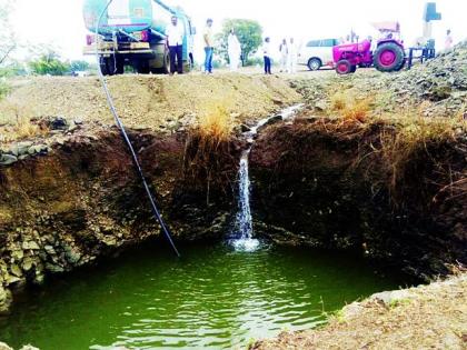 Chikhli city water supply water from the water theft! | चिखली शहर पाणी पुरवठय़ाच्या जलवाहिनीतून पाण्याची चोरी!