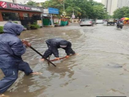 Pune residents stranded due to rain; traffic jams everywhere | पावसामुळे पुणेकरांची दाणादाण; सर्वत्र वाहतूक कोंडी